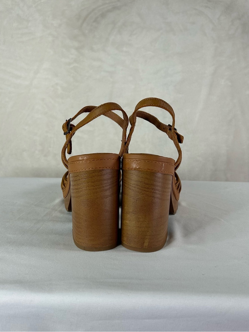 Lucky Brand Tan Strappy Platform Block Heel Sandals - Picture 4 of 5